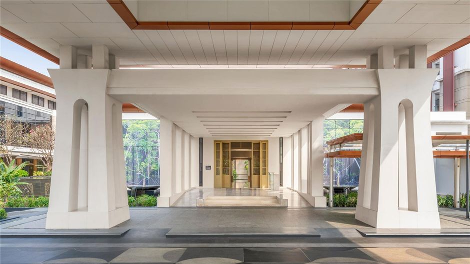Hilton Bangkok Suvarnabhumi Golf Resort Exterior