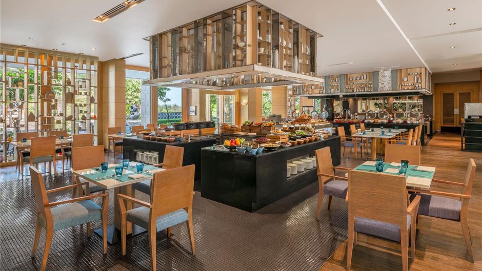 Hilton Bangkok Suvarnabhumi Golf Resort Restaurant