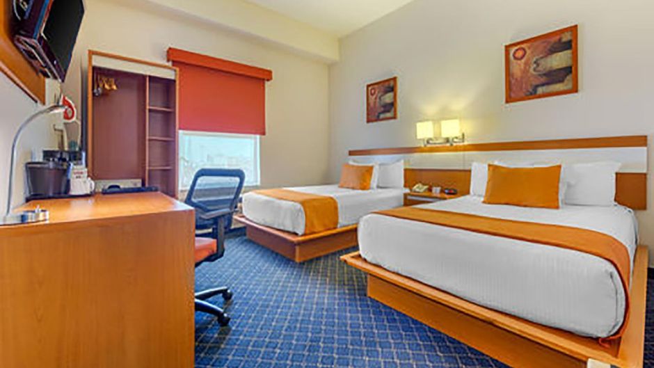 Greenwood Hotel Torreon Room