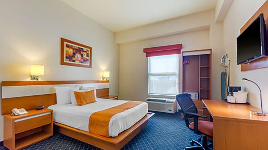 Greenwood Hotel Torreon Room