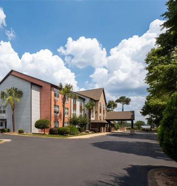 Baymont Inn & Suites Atlanta I-75 South