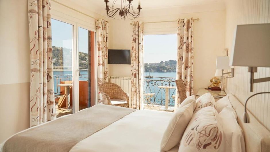 Welcome Hotel Room