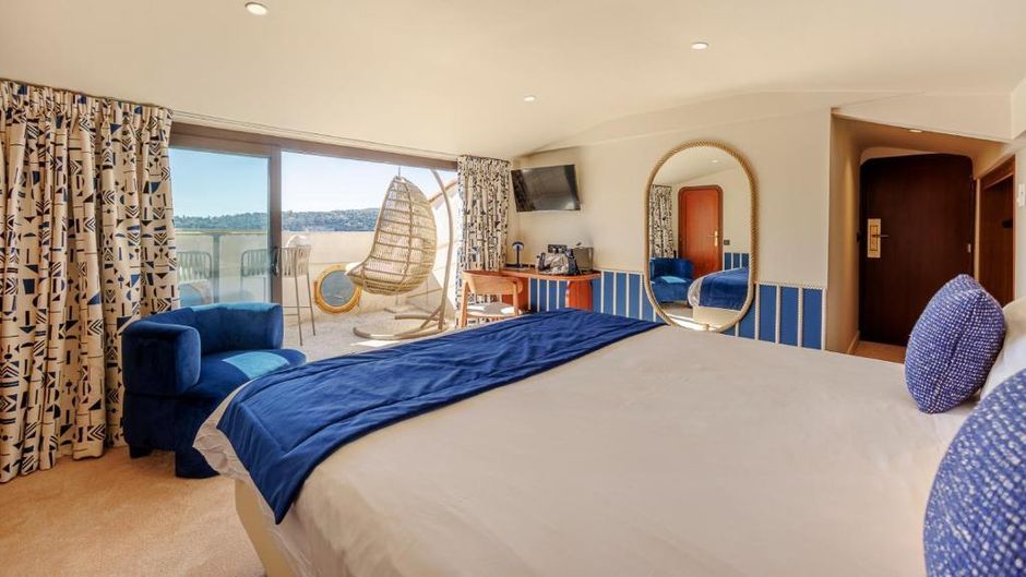 Welcome Hotel Room