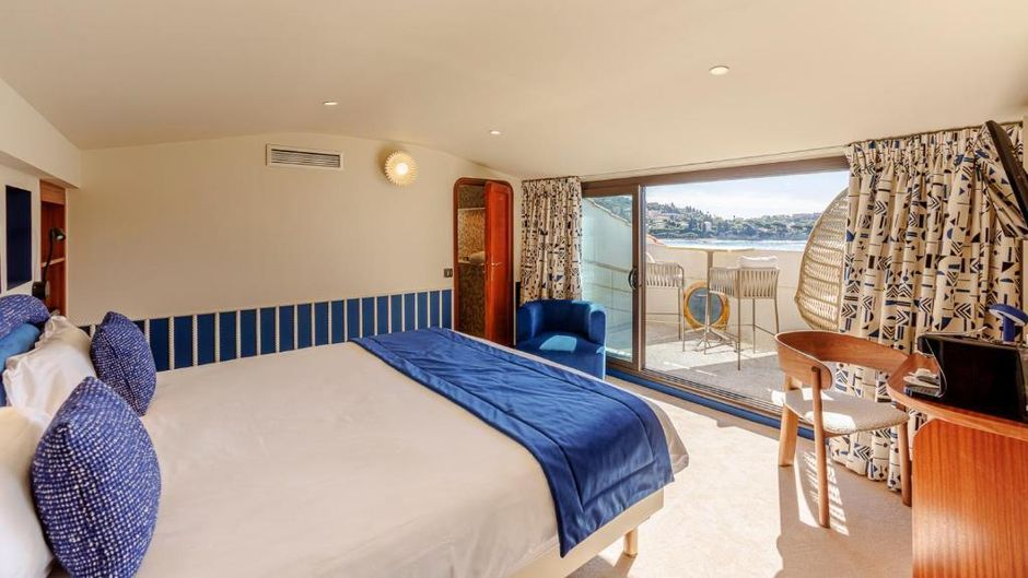 Welcome Hotel Room