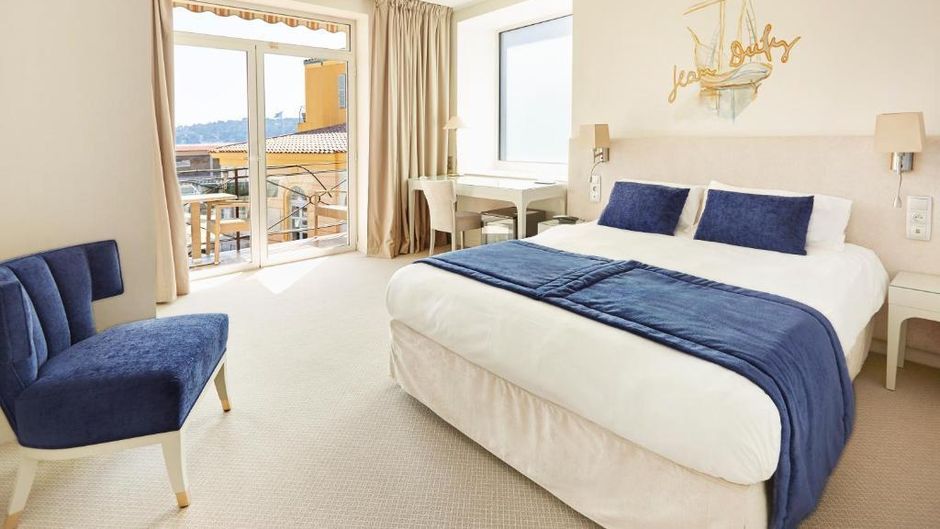 Welcome Hotel Room