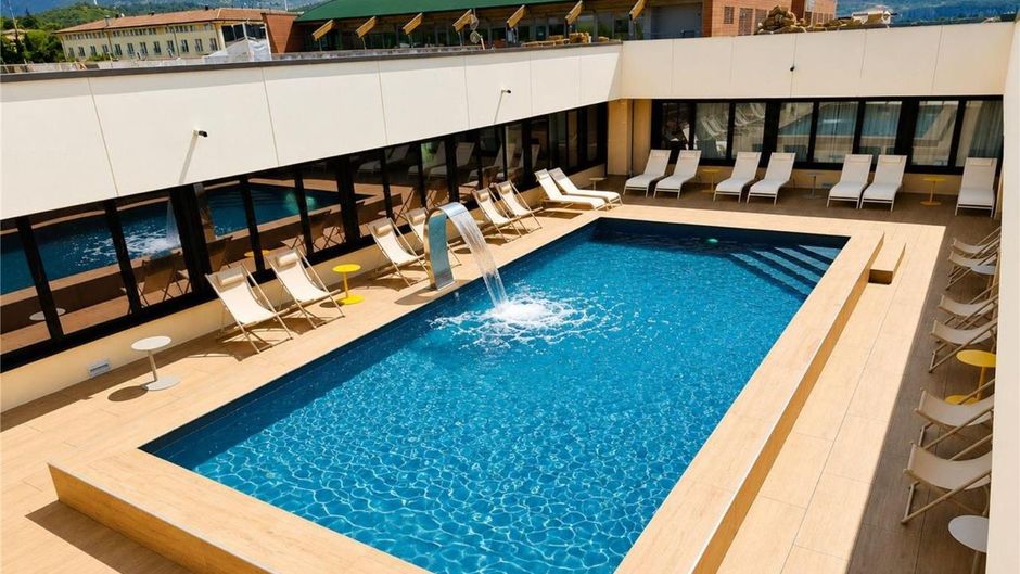 Hotel Garda Pool