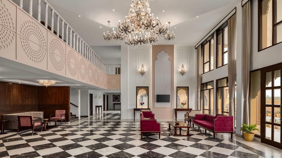 Hotel Brys Fort Lobby