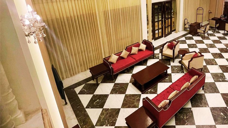 Hotel Brys Fort Lobby