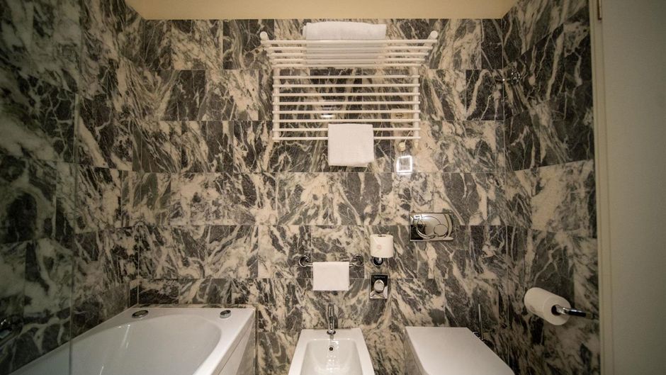 Hotel Duchi Vis a Vis Room