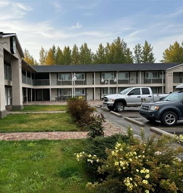 Quesnel Inn