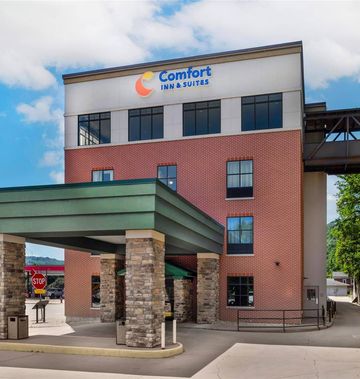 Cobblestone Inn & Suites - Marquette