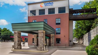 Cobblestone Inn & Suites - Marquette