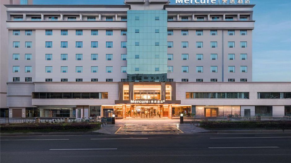 Mercure Zhangjiajie Tianmen Exterior