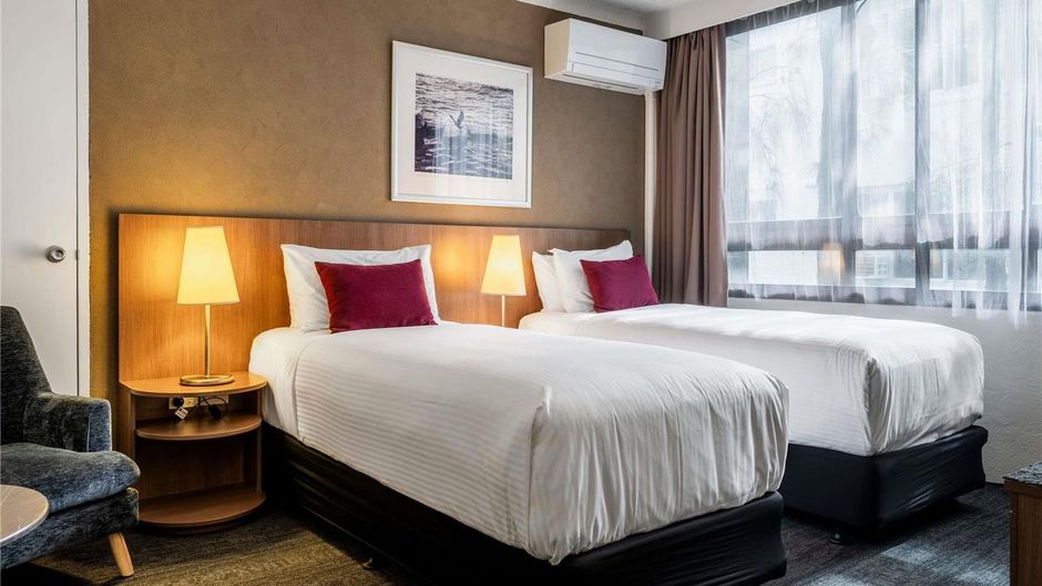 Mercure Sydney St Leonards Room
