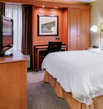 Pittsburgh Airport Inn and Suites