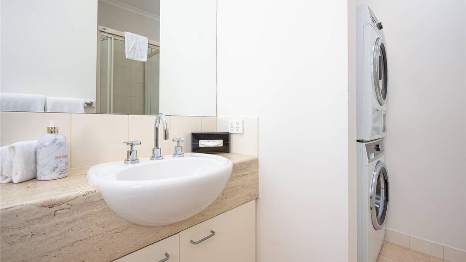 MainStay Suites Kew Room