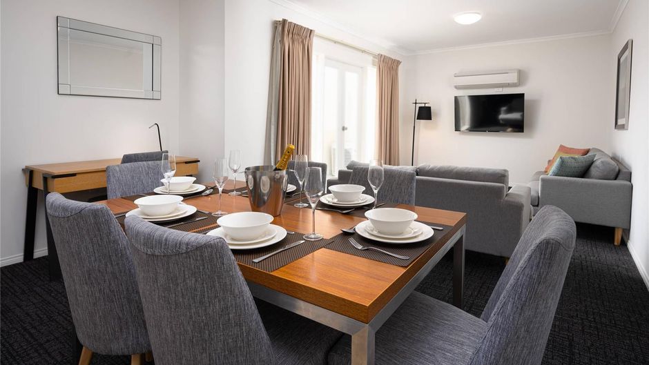 MainStay Suites Kew Room