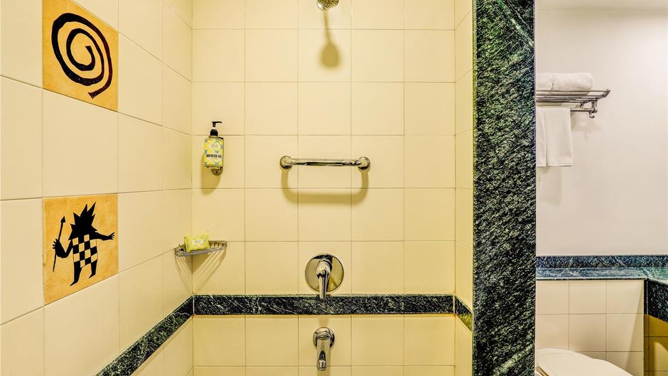 Lemon Tree Hotel, East Delhi Mall Room