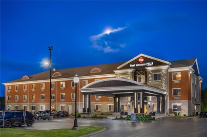 Best Western Plus 1000 Islands Hotel