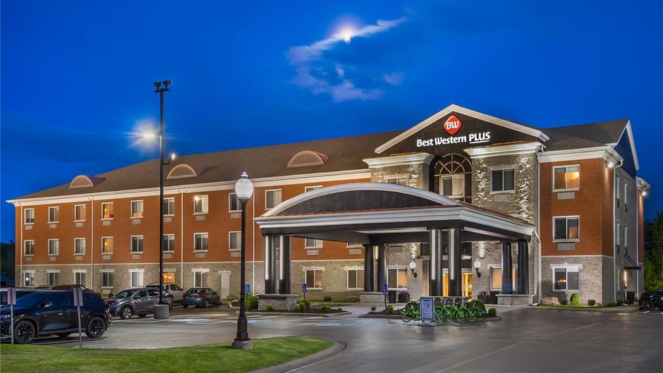 Best Western Plus 1000 Islands Hotel Exterior