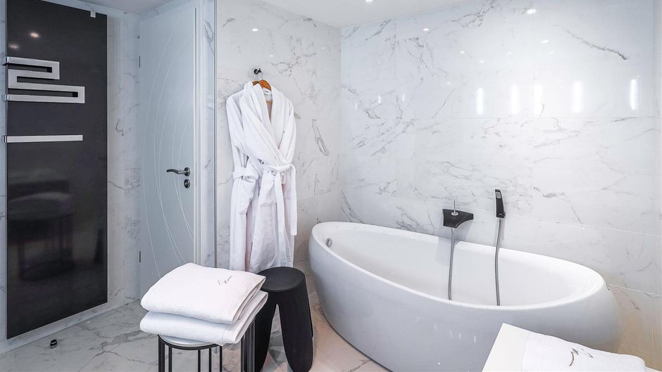 CHATEAU DE MARAVAL Suite