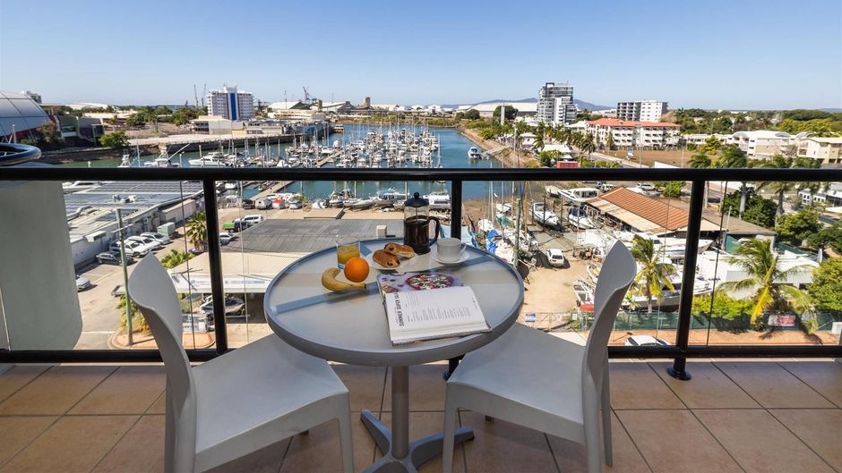 MainStay Suites Townsville Room