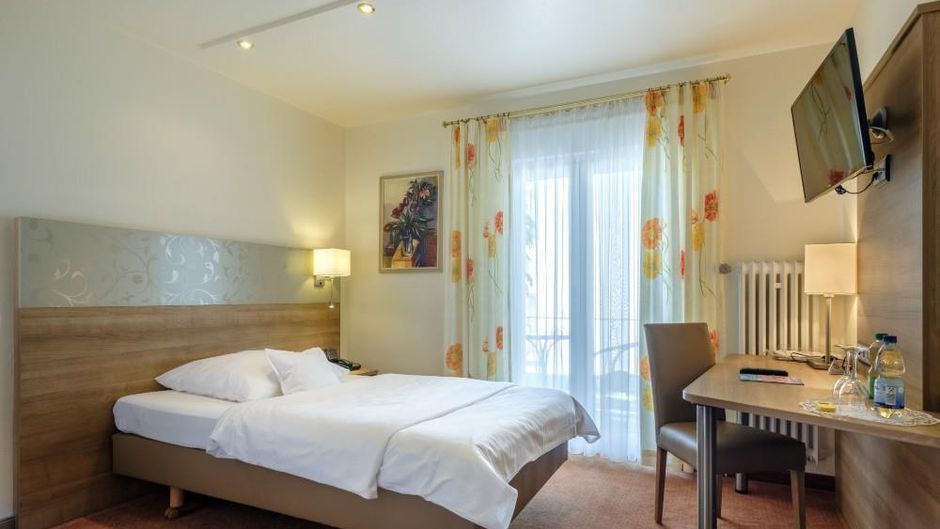 Hotel Restaurant Hohenstaufen Room
