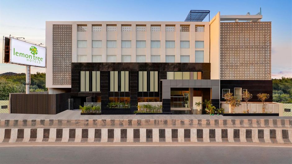 Lemon Tree Hotel, Agra Exterior