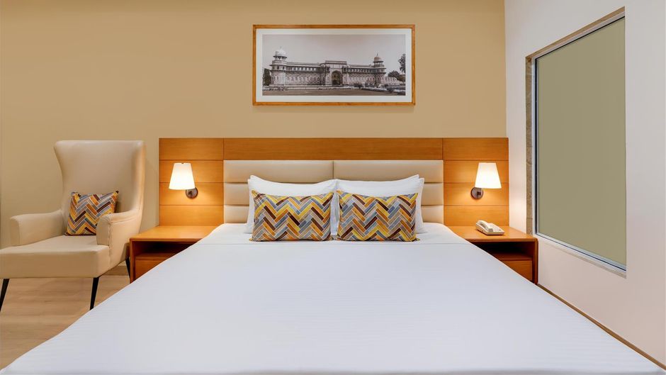 Lemon Tree Hotel, Agra Room