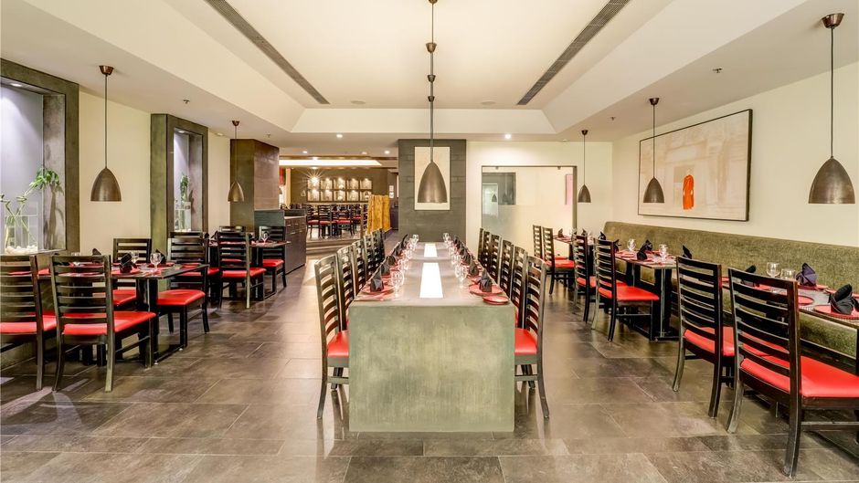 Lemon Tree Hotel, Electronics City Restaurant