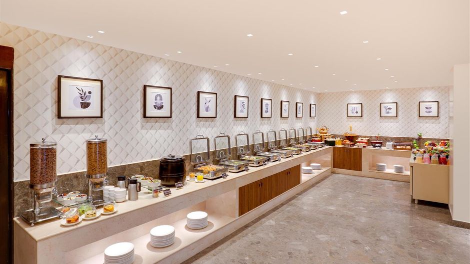 Lemon Tree Suites Whitefield Restaurant