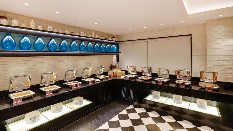 Lemon Tree Premier, Mumbai Intl Airport Restaurant