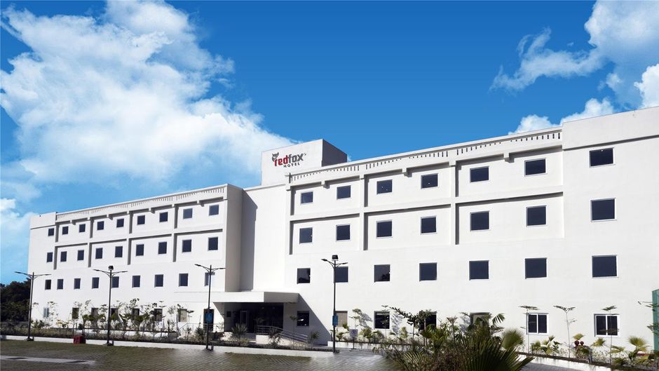 Red Fox Hotel Dehradun Exterior
