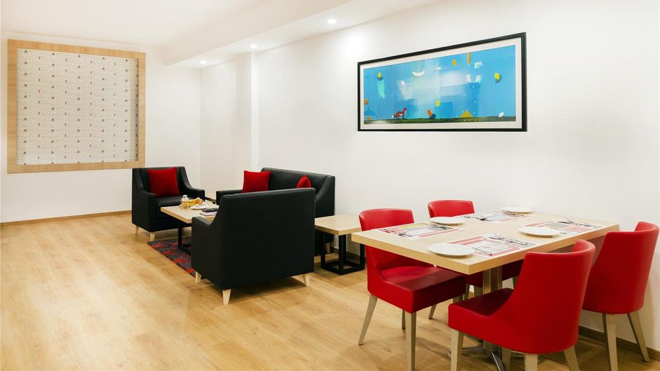 Red Fox Hotel Dehradun Suite