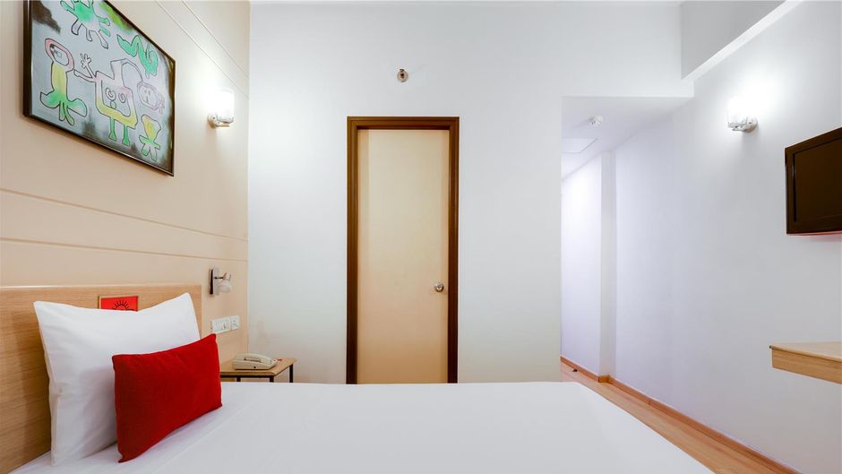 Red Fox Hotel, East Delhi Room