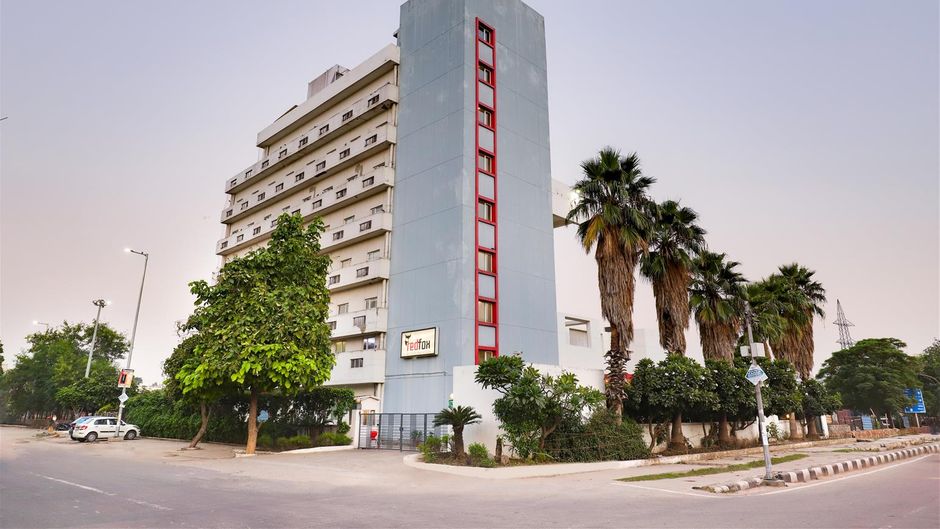 Red Fox Hotel, East Delhi Exterior