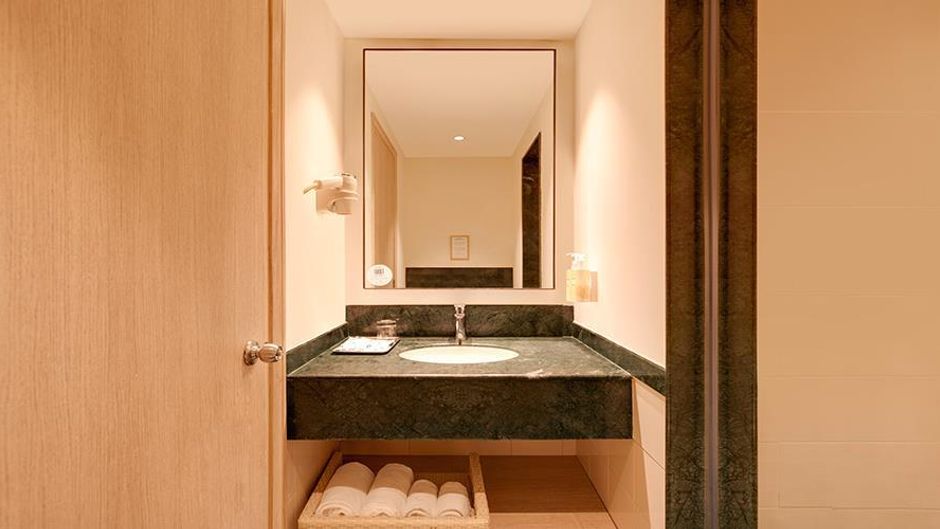 Lemon Tree Premier, Delhi Aerocity Room