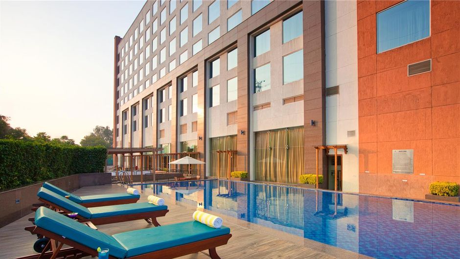 Lemon Tree Hotel, Sohna Road Pool