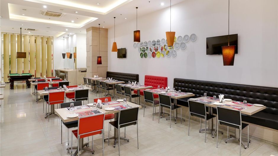 Red Fox by Lemon Tree Hotels, Sector 60 Restaurant