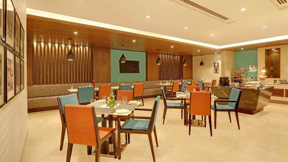 Lemon Tree Hotel, Jhansi Restaurant