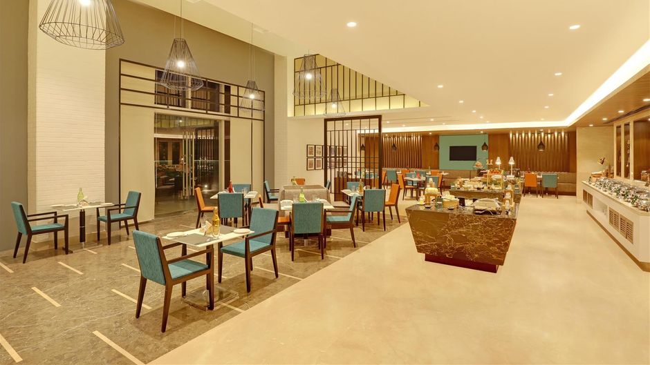 Lemon Tree Hotel, Jhansi Restaurant