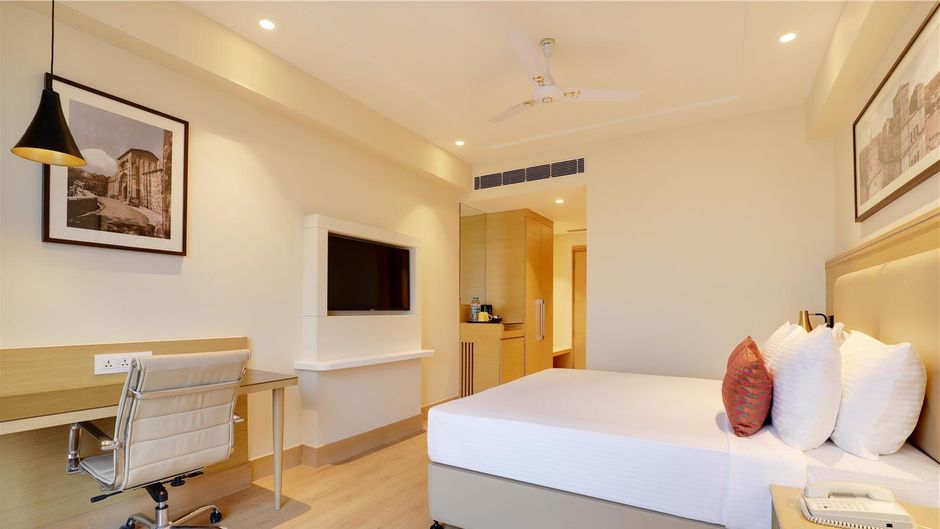 Lemon Tree Hotel, Jhansi Room