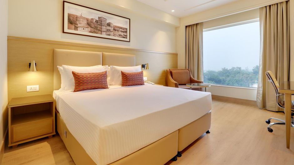 Lemon Tree Hotel, Jhansi Room