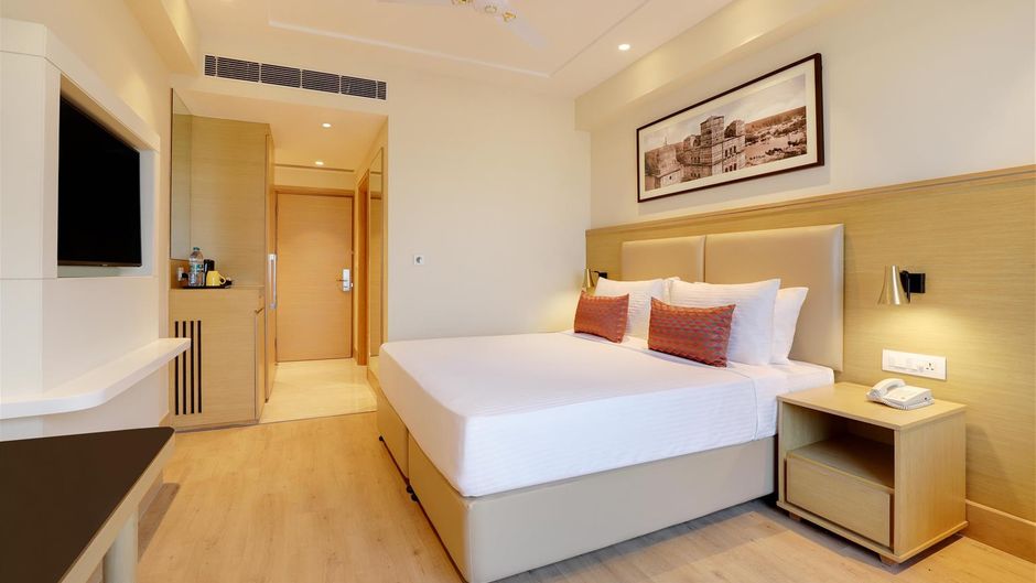 Lemon Tree Hotel, Jhansi Room