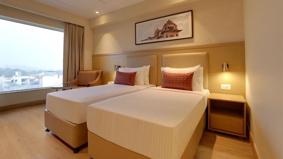 Lemon Tree Hotel, Jhansi Room