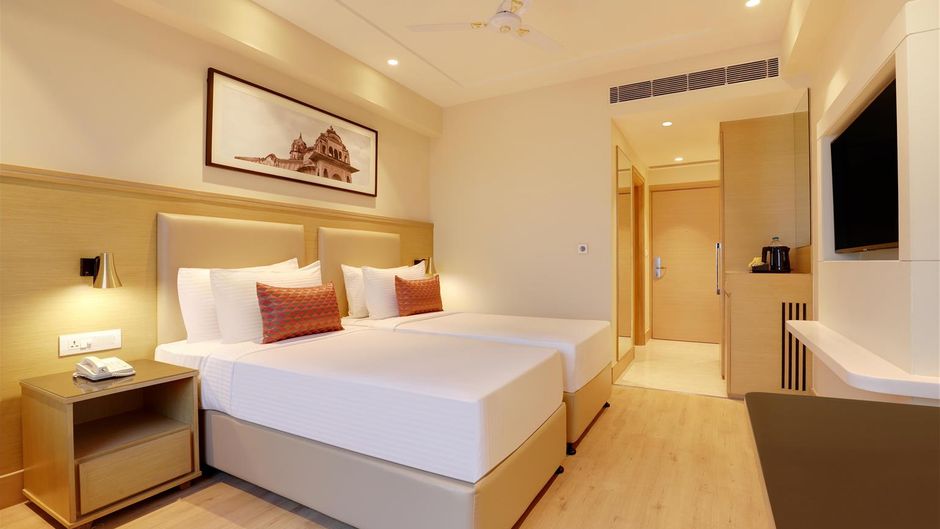 Lemon Tree Hotel, Jhansi Room