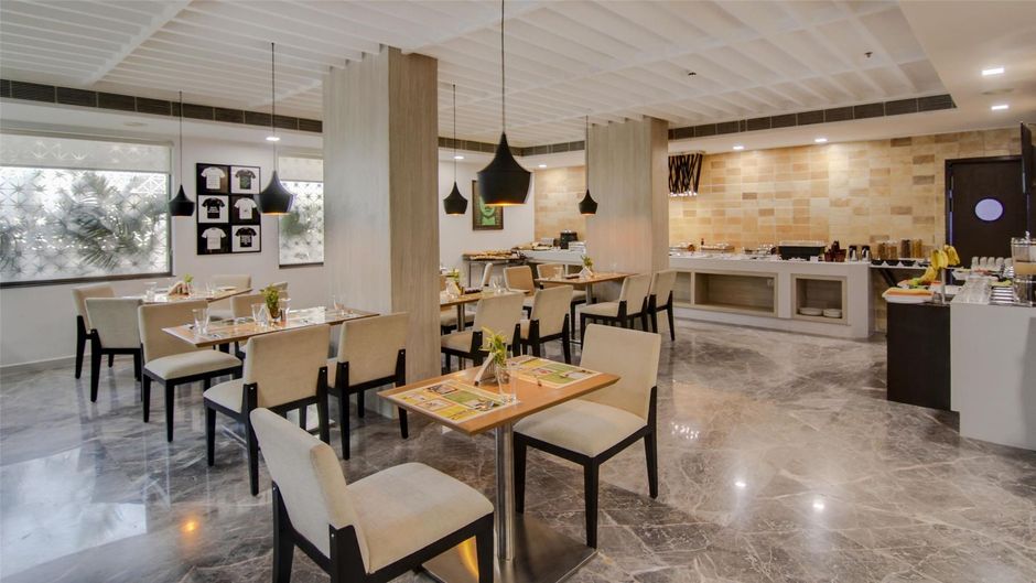Lemon Tree Hotel Banjara Hills Restaurant