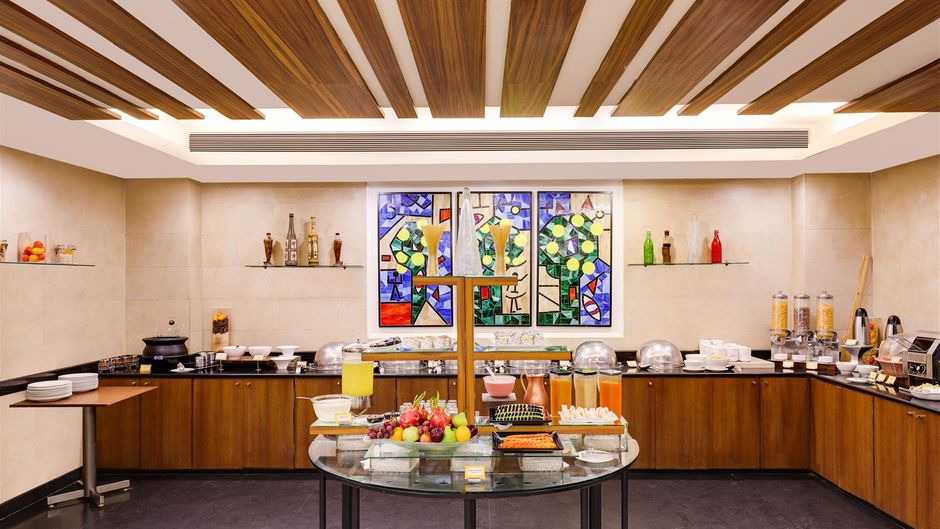 Lemon Tree Hotel, Indore Restaurant