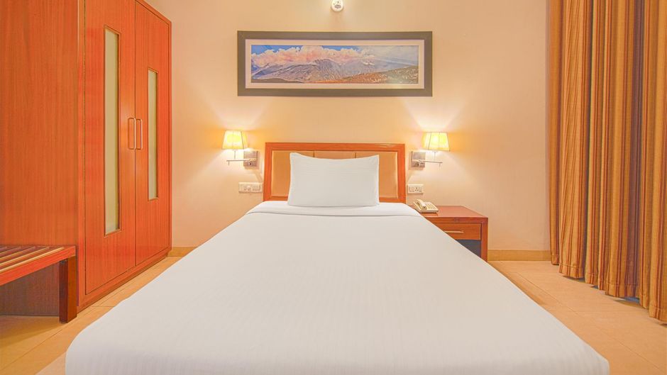 Lemon Tree Hotel Baddi Room