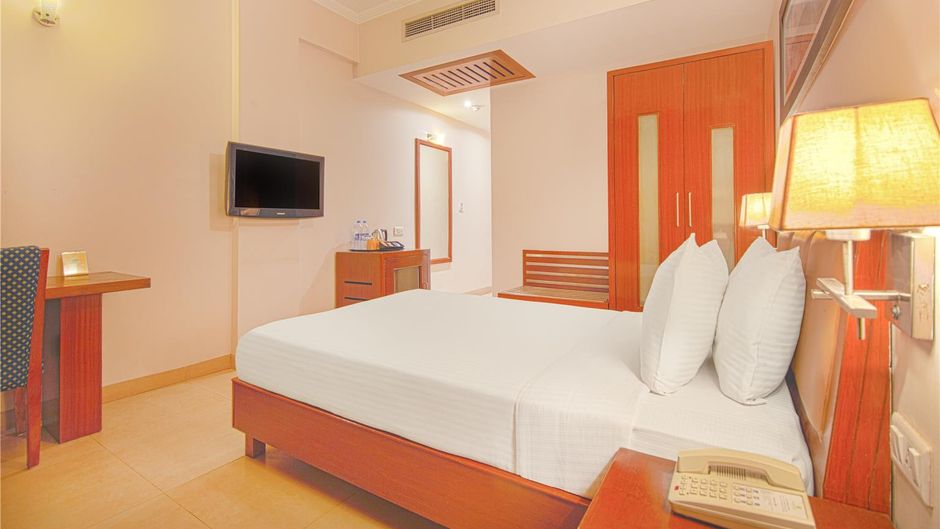 Lemon Tree Hotel Baddi Room